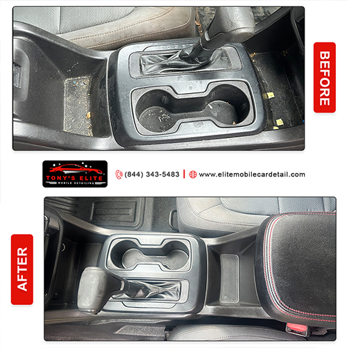 TONY'S ELITE MOBILE DETAILING expert washing black car exterior